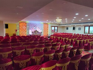 Banquet hall - Kfour Apartment & Hotels Private Limited (Madurai)
