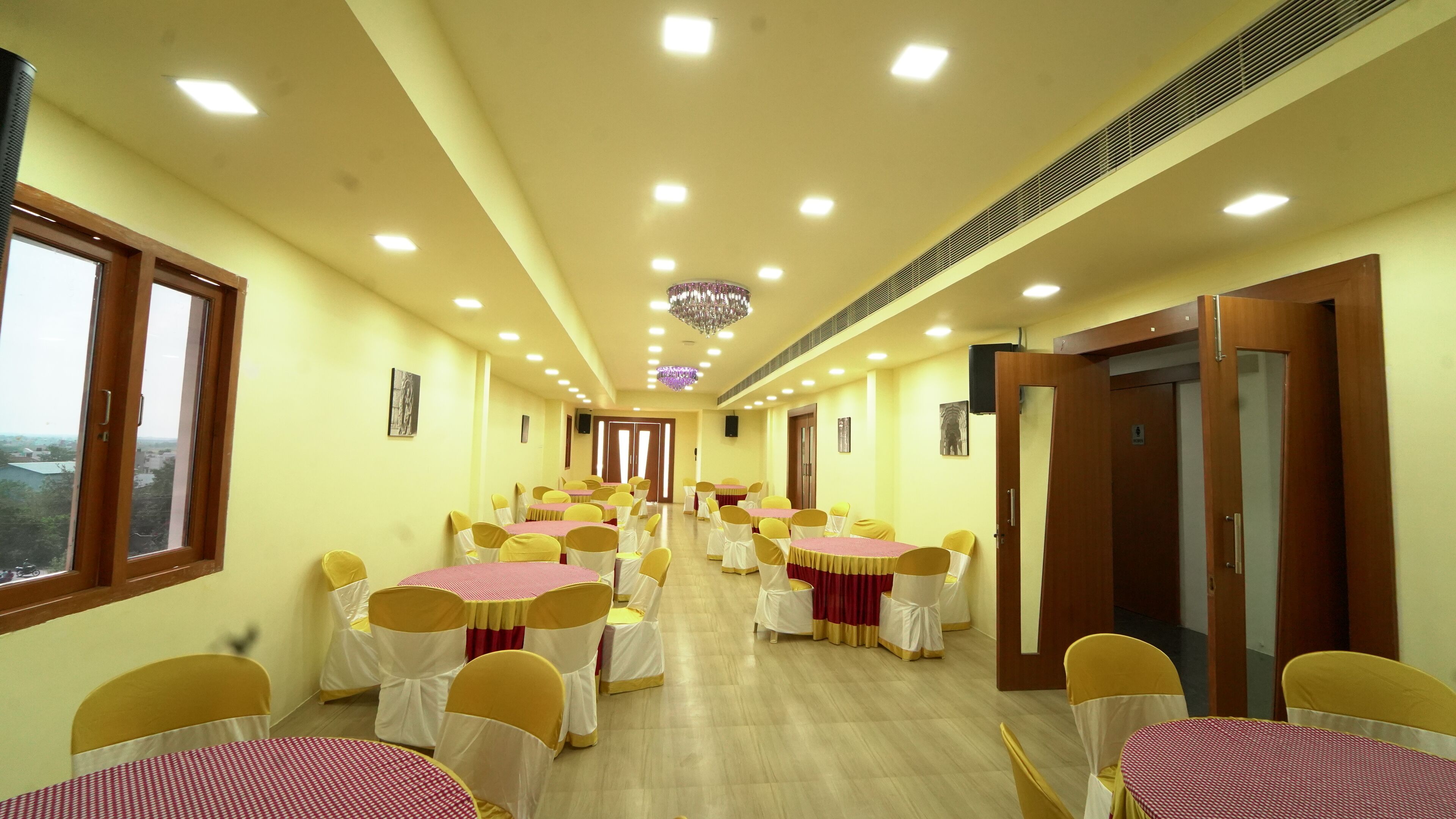 Banquet hall