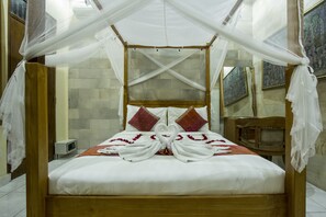 In-room safe, desk, free WiFi, bed sheets