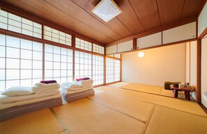 Edredón, decoración personalizada y muebles diferentes 