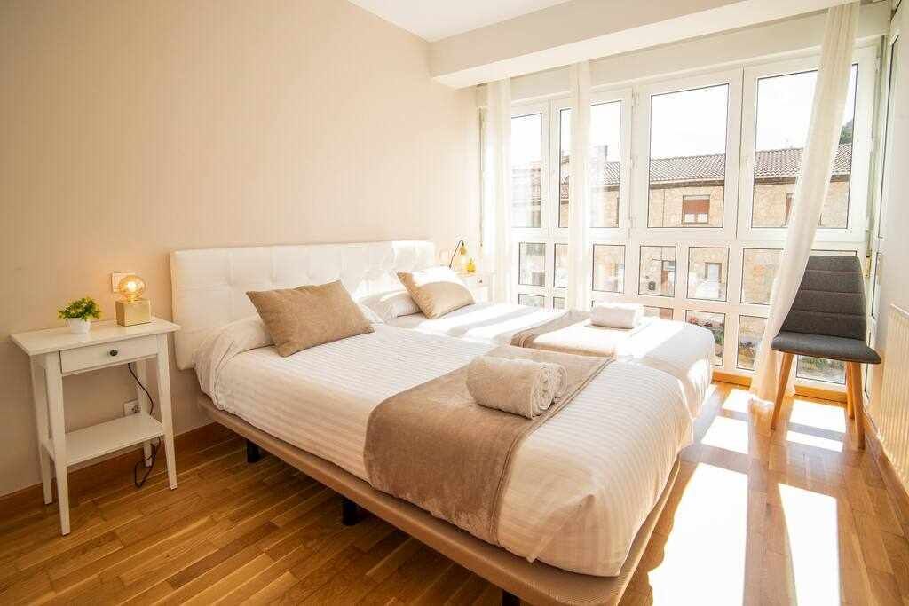 4 Schlafzimmer, Bügeleisen/Bügelbrett, Reisekinderbett, WLAN
