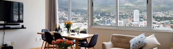 City Apartment | In-room dining - Grace By Stay Amazing (Cape Town)