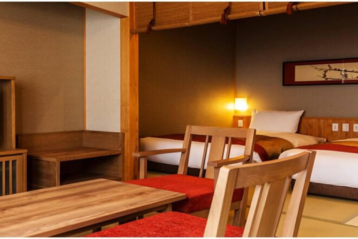 In-room safe, individually decorated, individually furnished, desk