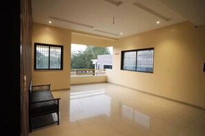 Lobby - Tourists Home (Chhatrapati Sambhajinagar)