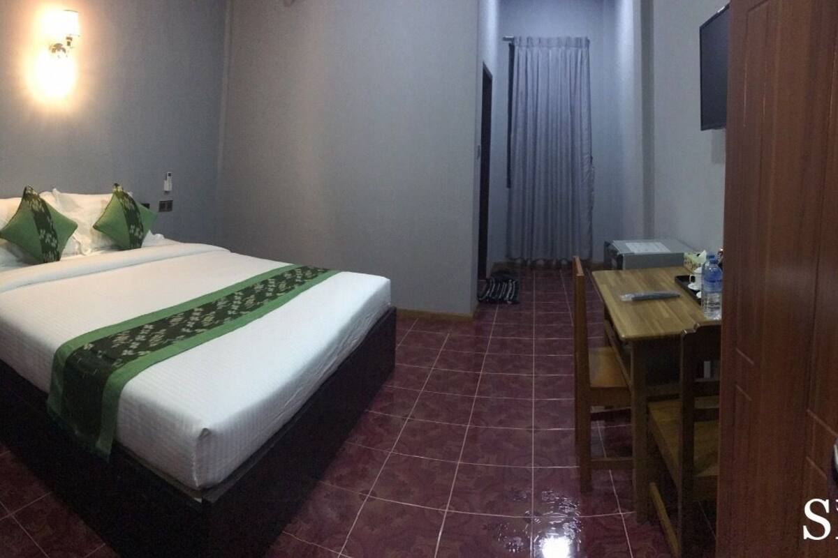Superior Double Room | Hypo-allergenic bedding available, minibar (some free items)