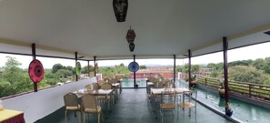 บริการอาหารเย็น, วิวสวน 