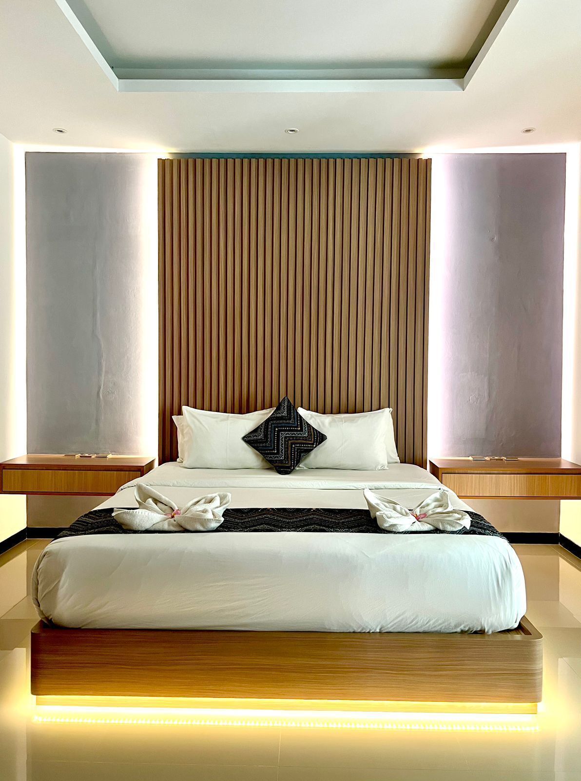 Ropa de cama de alta calidad y minibar 