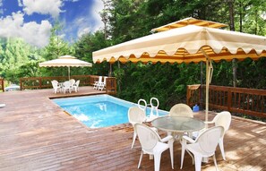 Piscine extérieure (ouverte en saison)