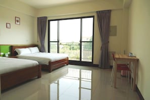 Ferienhaus, 3 Schlafzimmer (B) | 3 Schlafzimmer, Schreibtisch, laptopgeeigneter Arbeitsplatz