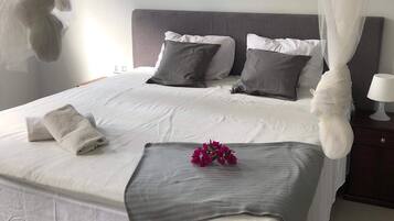 9 bedrooms, iron/ironing board, WiFi, bed sheets