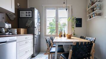 Apartment, 2 Bedrooms, Sauna | In-room dining