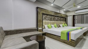 Deluxe Room - Treebo Sahara Suites (Bengaluru)