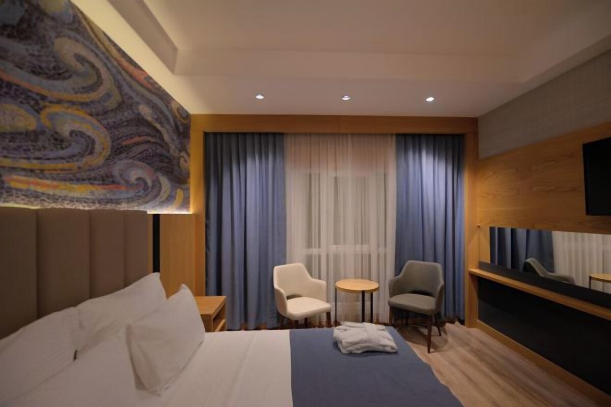 Minibar, sistema de insonorización, wifi gratis y ropa de cama