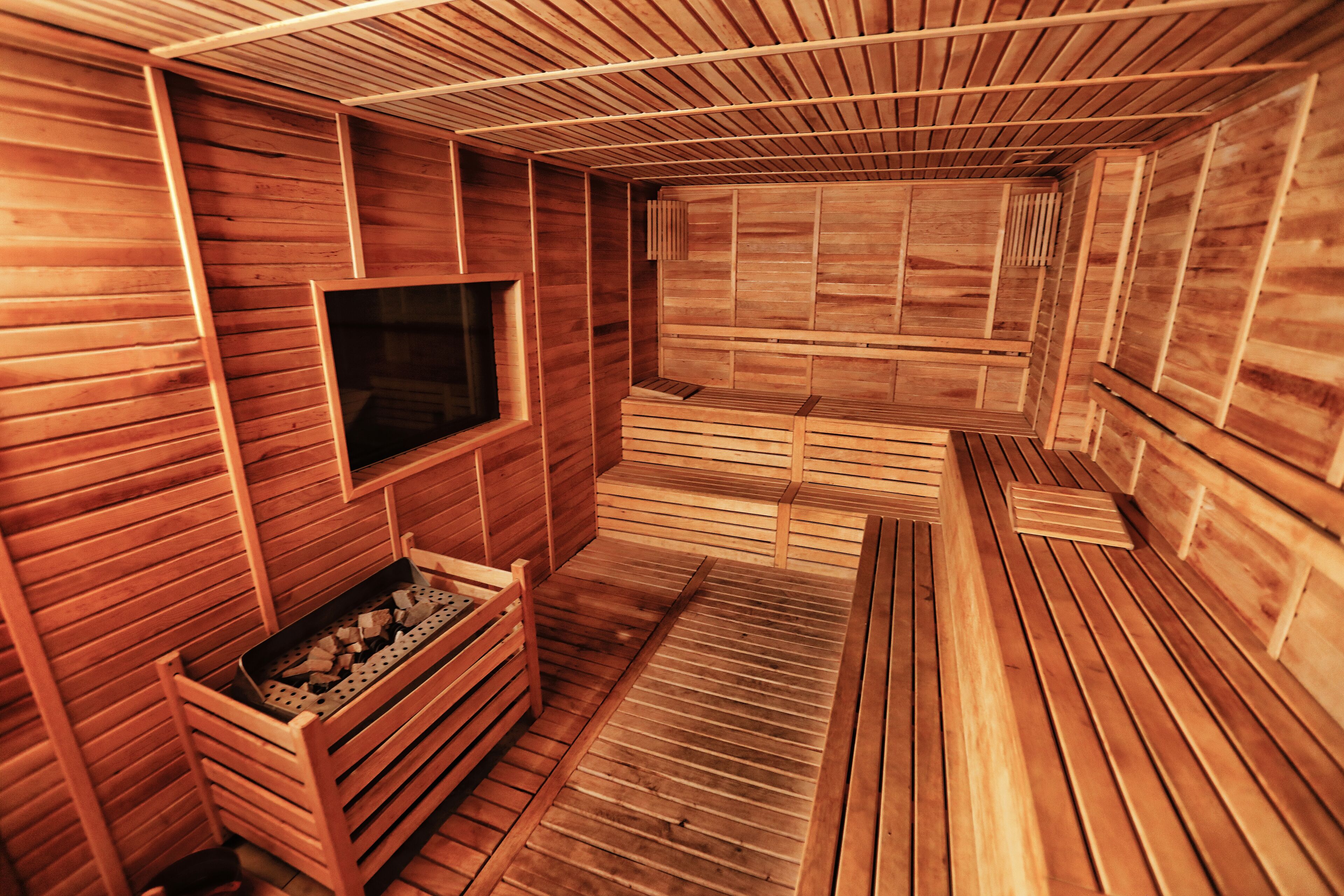 Parihoitohuone(ita), sauna, höyrysauna, klassista hierontaa