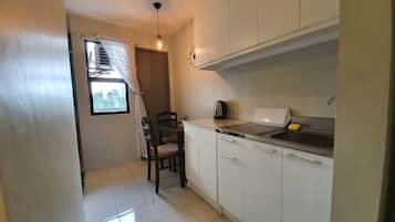 Fridge, microwave, stovetop, electric kettle