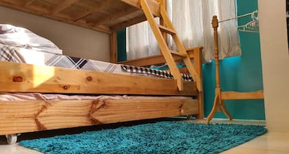 Rentouttava huoneisto viehätetyn valtakunnan vieressä
