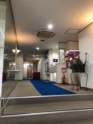 Reception - Shinjuku East Hotel (Tokyo)