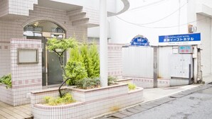 施設の正面