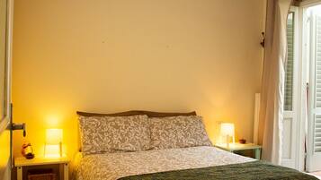 2 bedrooms, soundproofing, iron/ironing board, WiFi