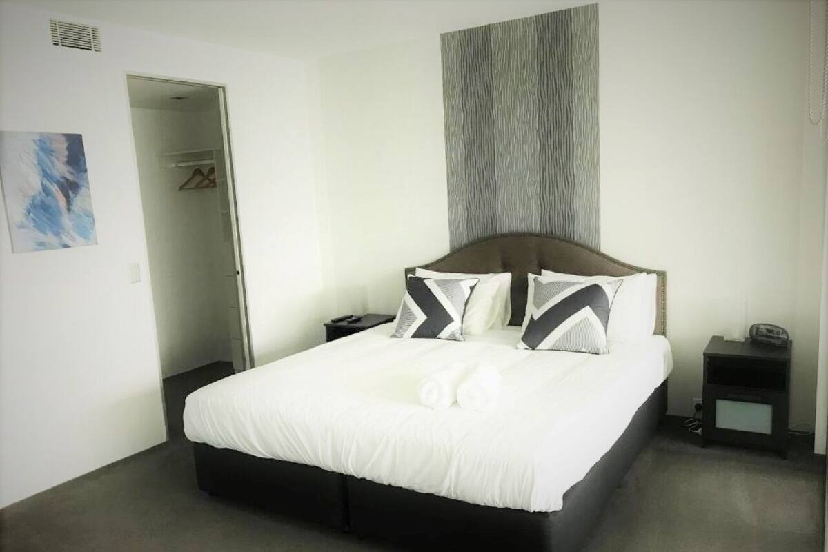 Family Apartment | 2 bedrooms, in-room safe, desk, iron/ironing board