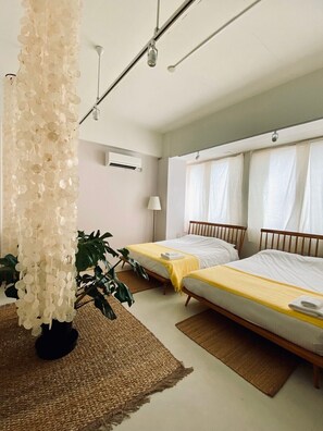 Chambre quadruple (JO-TO) | Accès au Wi-Fi (inclus), literie fournie