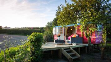 Luna Lodge | Terrace/patio