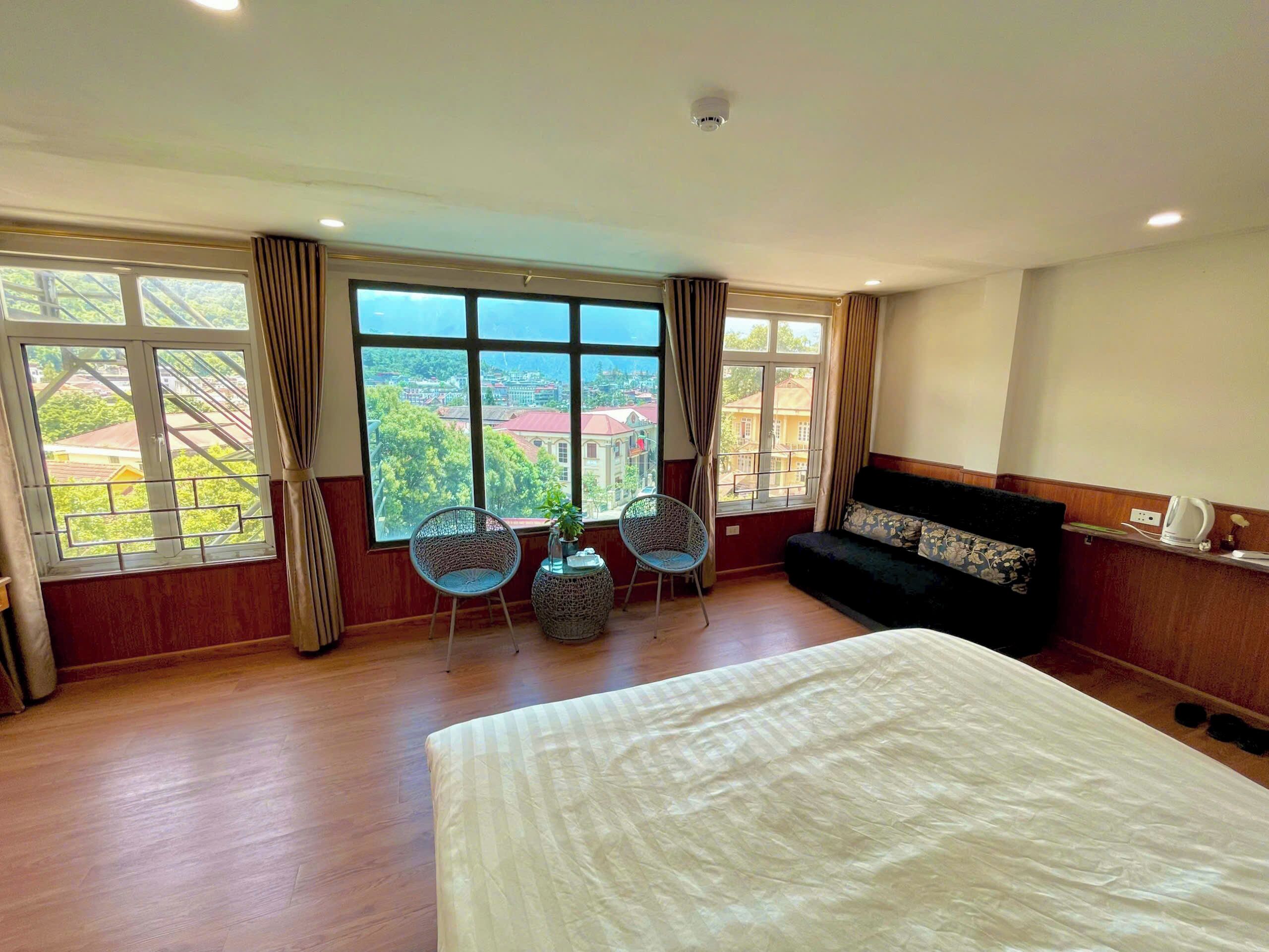 Deluxe Double Room | Laptop workspace, blackout curtains, free WiFi, bed sheets
