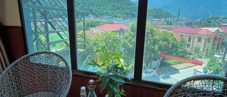 Deluxe Double Room | Laptop workspace, blackout curtains, free WiFi, bed sheets