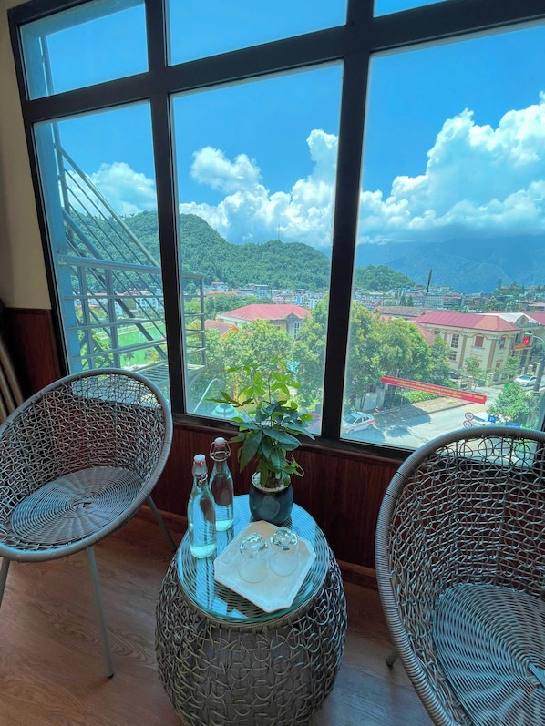 Deluxe Double Room | Laptop workspace, blackout drapes, free WiFi, bed sheets - Flaco Hostel Sapa (Sa Pa)