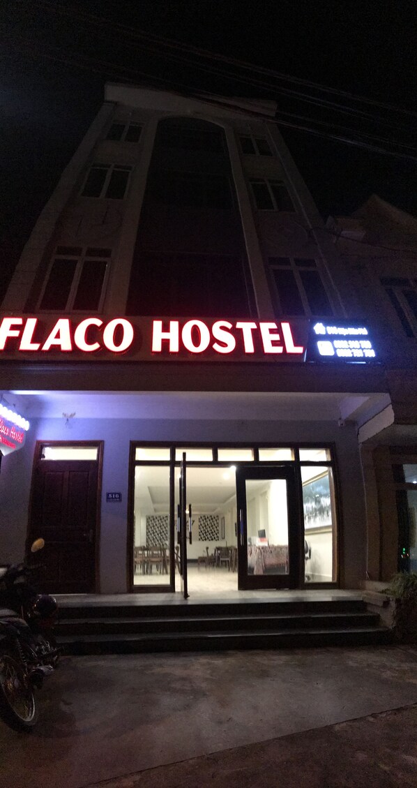 Façana frontal de l'allotjament
