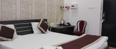 Free WiFi, bed sheets