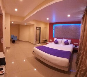 华丽双人房, 1 张大床 | 折叠床/加床(额外收费)、床单