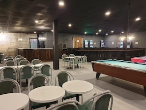 Bar (in der Unterkunft)
