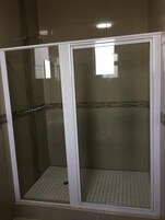 Ducha, cabezal de ducha con hidromasaje, artículos de tocador gratuitos