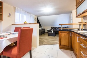 Apartamento (6) | Cocina privada | Frigorífico, horno, placa de cocina y lavavajillas