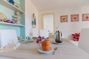 Appartamento, 1 camera da letto (Corallo) | Pasti in camera