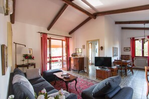 Apartment, 2 Bedrooms (La Terrazza) | Living area | 32-inch LCD TV with digital channels, TV - Villa Giolù (Portoferraio)