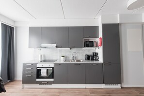 Studio (for 2) | Private kitchenette | Full-size fridge, microwave, oven, stovetop - Forenom Serviced Apartments Neilikkatie (Vantaa)