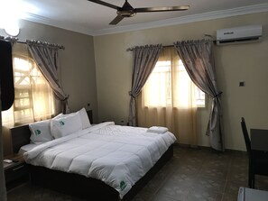 Deluxe Room | Bed sheets