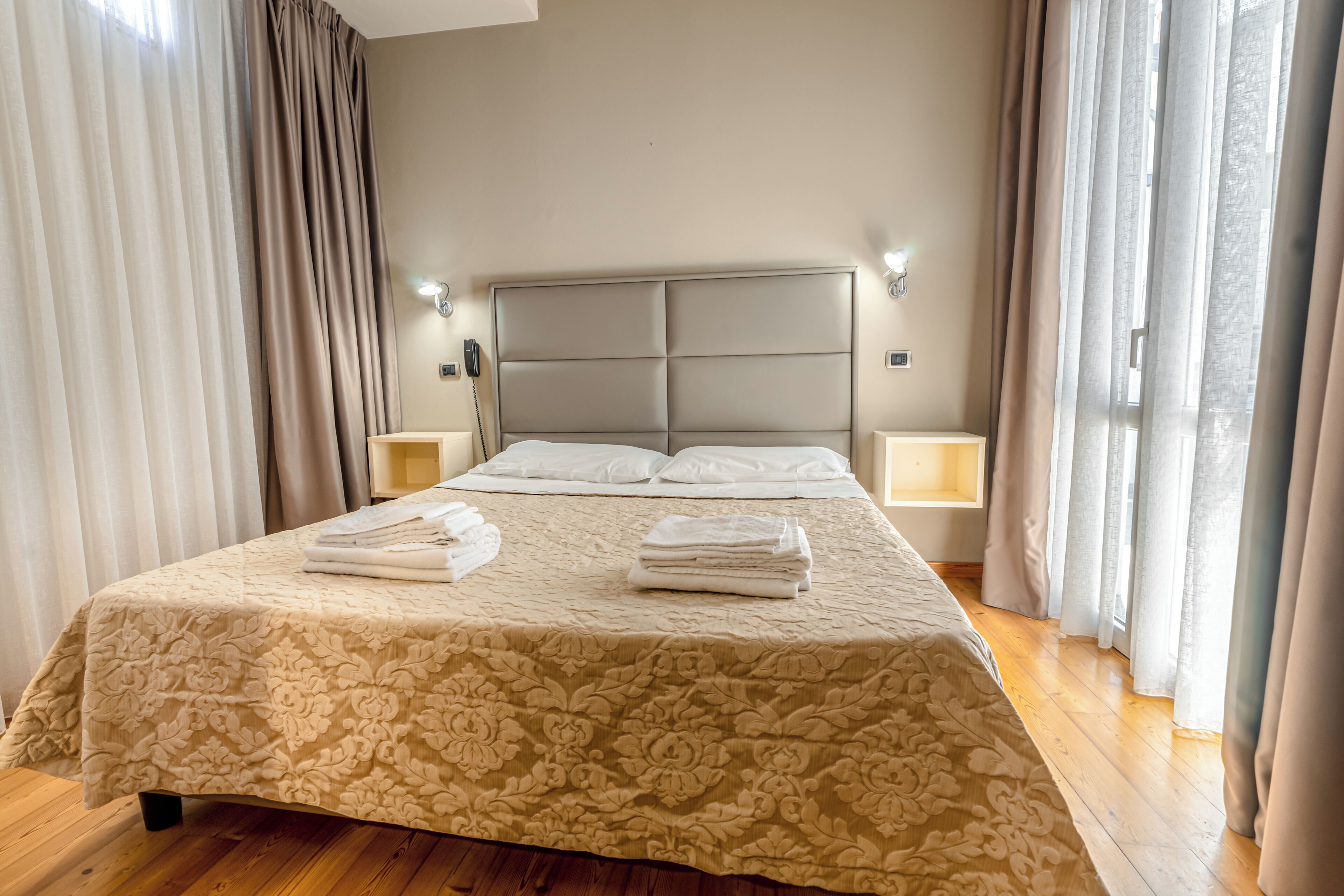 Superior Double or Twin Room | Minibar, in-room safe, desk, soundproofing