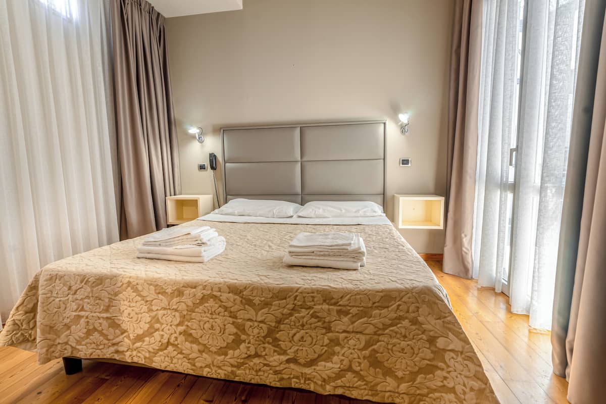 Chambre Supérieure Double ou avec lits jumeaux | Minibar, coffres-forts dans les chambres, bureau, chambres insonorisées