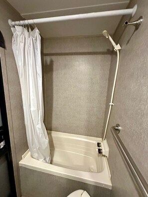 Hårtørrer, håndklæder, Toiletpapir