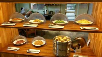 Daily local cuisine breakfast (TWD 100 per person)