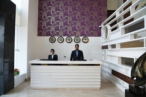 Reception - Hotel Mandarin Square (Dera Bassi)