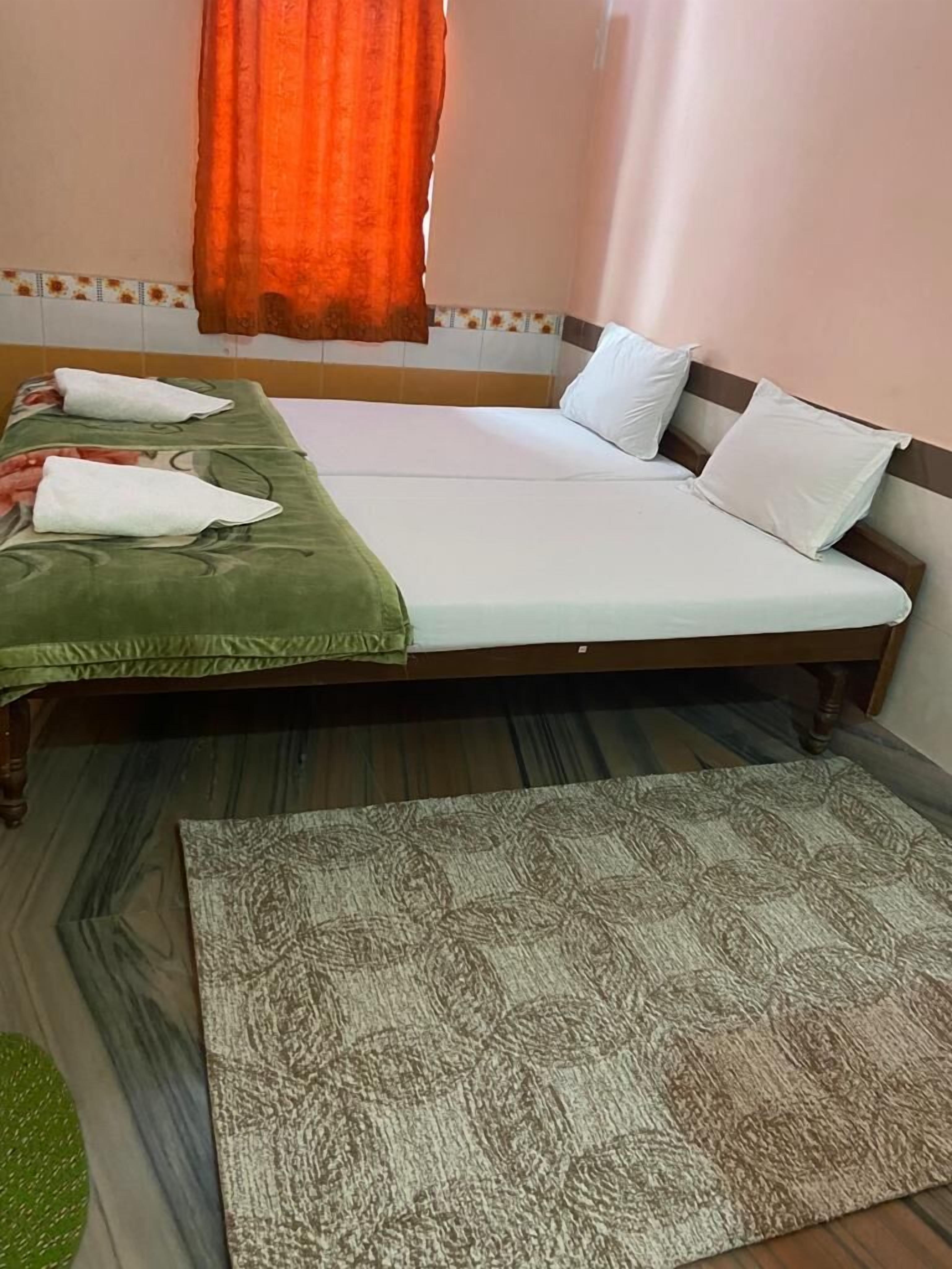 Standard Room (Non AC)