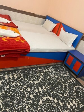 Deluxe Double Room (AC) | Free WiFi