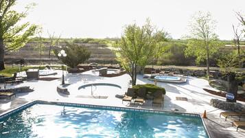 Piscine extérieure, piscine chauffée