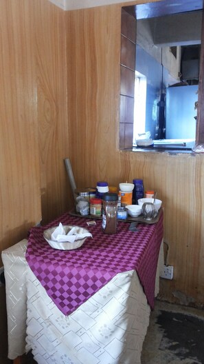Free daily English breakfast - Enro Hotel (Mityana)