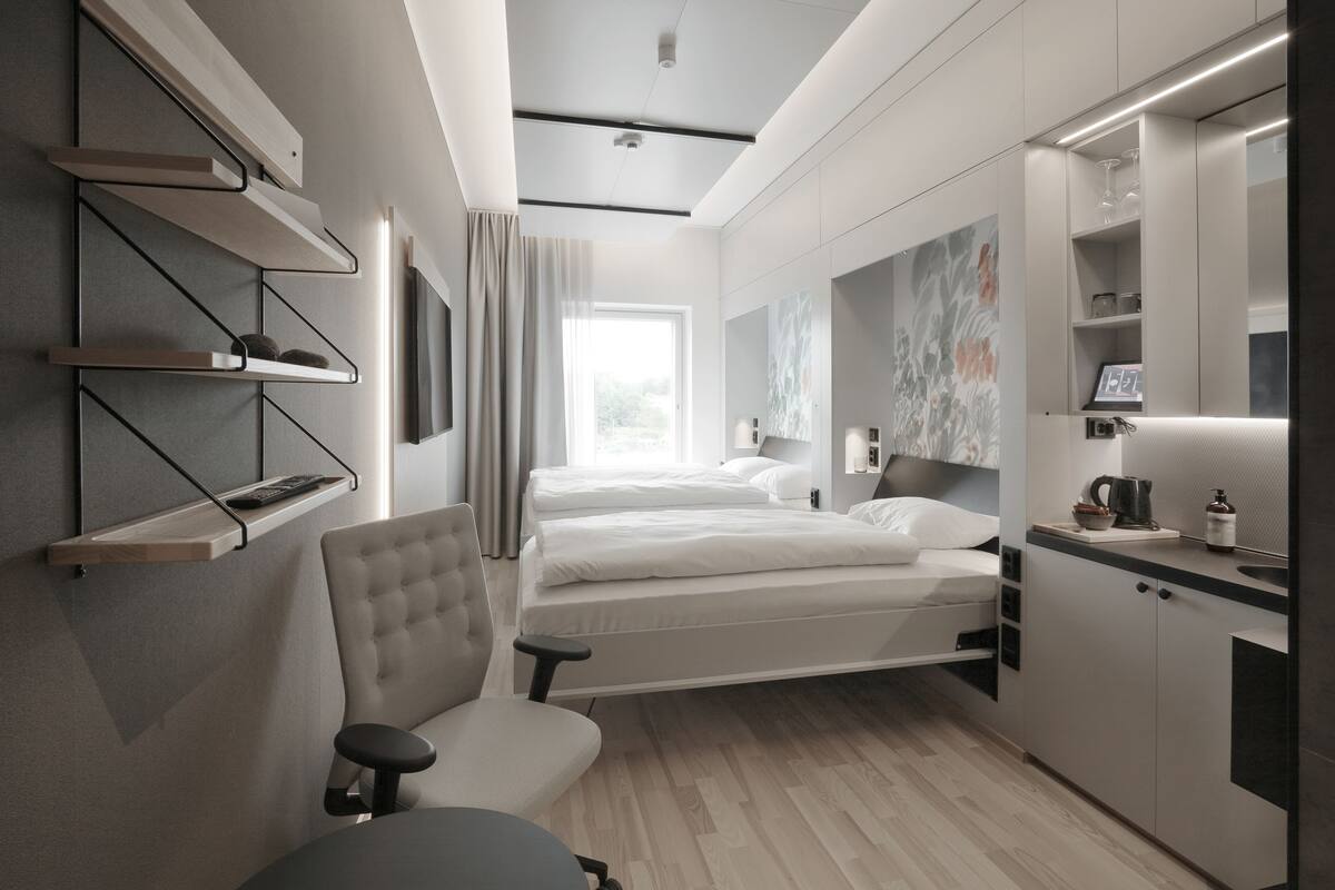 VALO Comfort Twin | Hypo-allergenic bedding available, in-room safe, blackout drapes