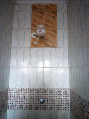 Single Room | Bathroom shower